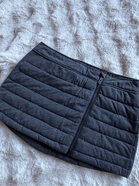 Lole Quilted Dark Gray Mini Skirt with Front Zipper